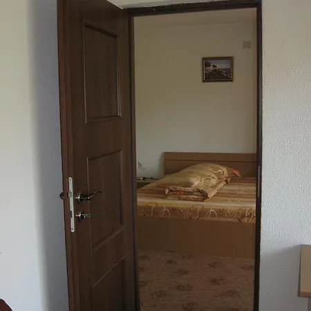 Pensiunea Pomi -oesti 3*